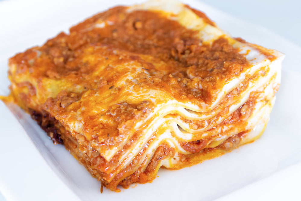 Lasagnes Boeuf,;Jambon cru, béchamel et Mozza, pour 2 pers 620 g environ
